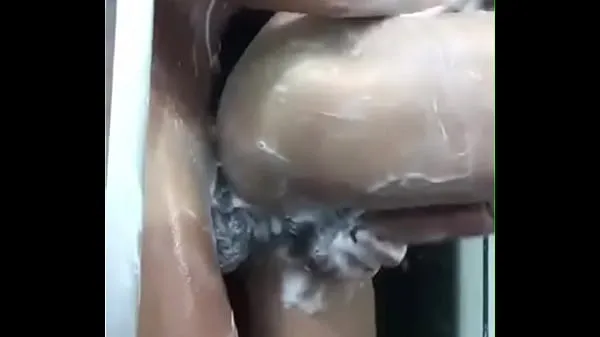 Caliente Directo en el baño con un amigo gay mi tubo