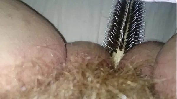 Caliente Follando mi coño peludo mojado y mi culo mi tubo