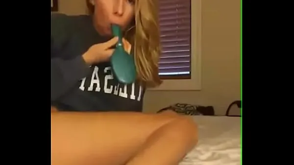 Hot Young girl and her BRUSH solo masturbation see more at 69camz.tk my Tube