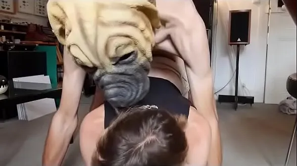 Heet Dog rides on his mistress to fuck her mijn tube