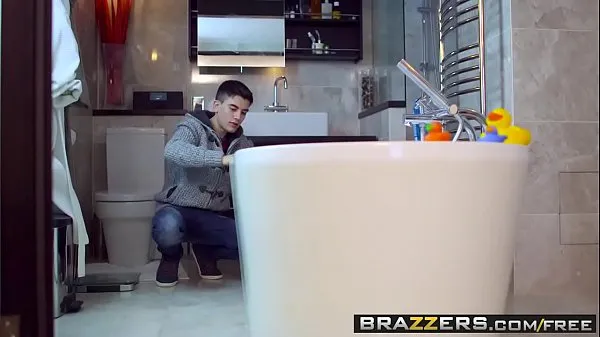 Caldo Brazzers - Got Boobs - Leigh Darby Jordi El Polla - Fare il bagno ai tuoi amici Dirty Mamail mio tubo