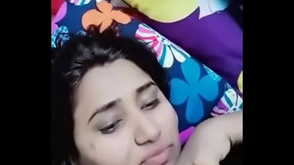 Heiß Swathi naidu liplock und genießen mit ihrem freund auf dem bettmeine Tube