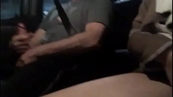 뜨거운 Teen masturbanting in car while driving 내 튜브