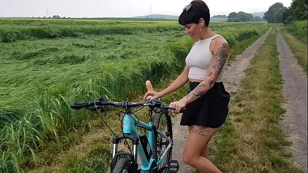 Gorący Premiere! Bicycle fucked in public horny mojej rurce
