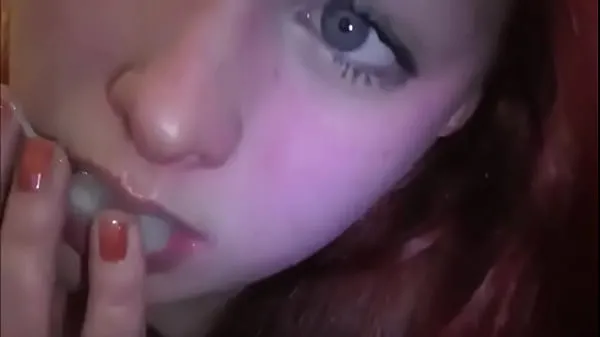 Panas Married redhead playing with cum in her mouth Tiub saya