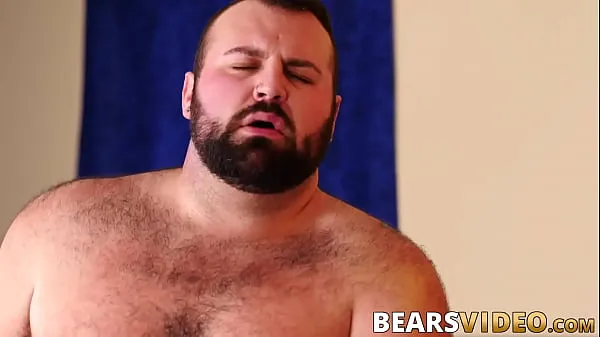 Heet Bear stud takes a dick inside of his tight little butt hole mijn tube