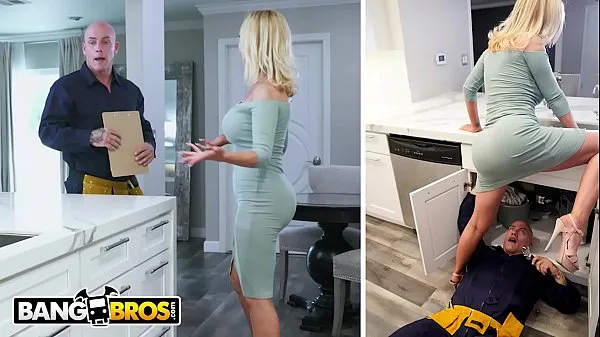 ホットなBANGBROS-ニッキーベンツは配管工デリックピアースによって彼女のパイプを修正します私のチューブ