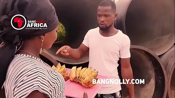 Hot A lady who sales Banana got fucked by a buyer -while teaching him on how to eat the banana my Tube