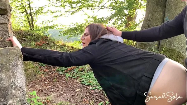 Heiß Outdoor Blowjob und Fick - wir wurden beim Wandern geil und haben gerade angefangen, dieses öffentliche Video zu machen - jeder konnte uns sehenmeine Tube