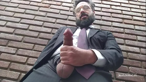 Hot Pervert executive masturbates himself in the office garden my Tube