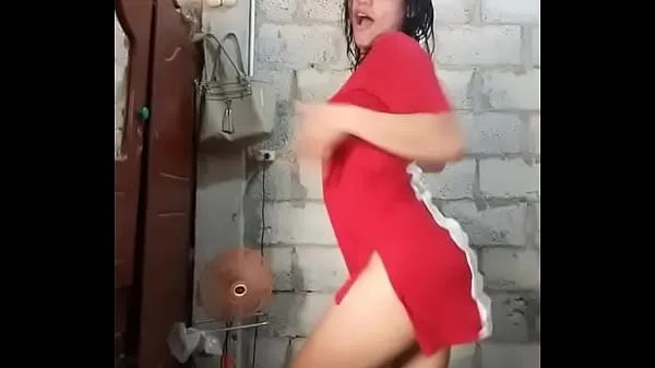 Caliente Loca baila sin ropa interior mi tubo