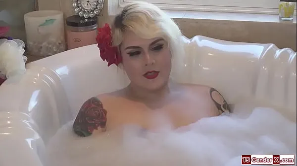 Trans stepmom Isabella Sorrenti anal fucks stepson Tüpümü sıcak tut