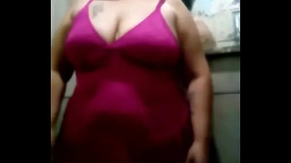 Caliente corona gorda quitándose la ropa mi tubo