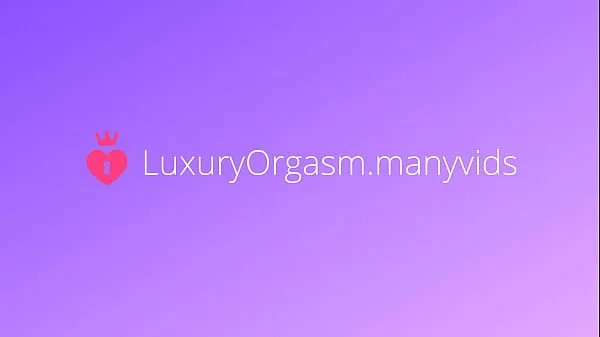 ホットなレースのパンティーを着た彼女のお尻が私の手の中で動く - LuxuryOrgasm私のチューブ