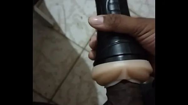 Caliente Linterna masturbándose juguetes mi tubo