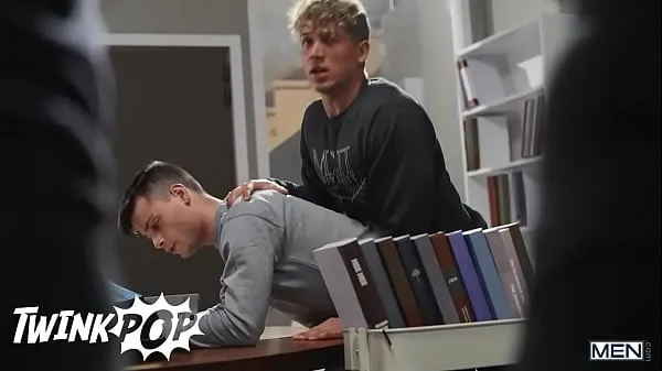 ร้อนแรง While At The Library Jock Felix Fox Got His Dick Sucked By His Best Friend Ryan Bailey - TWINKPOP Tube ของฉัน