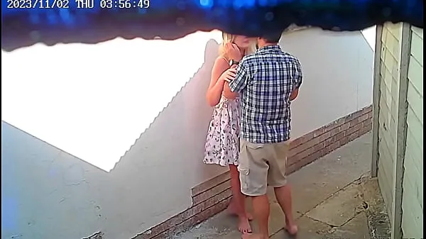 뜨거운 Cctv camera caught couple fucking outside public restaurant 내 튜브