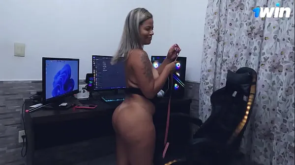 Hot Look at the size of that Brazilian ass my Tube