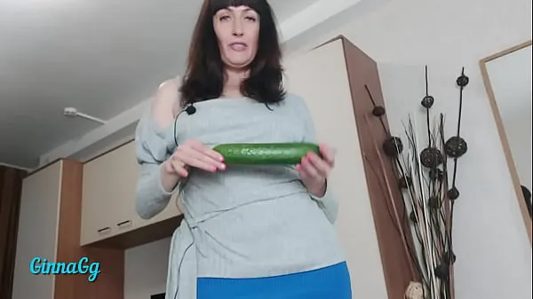 Hot my creamy cunt started leaking from the cucumber. fisting and squirting my Tube